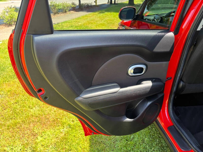 2015 Kia Soul +