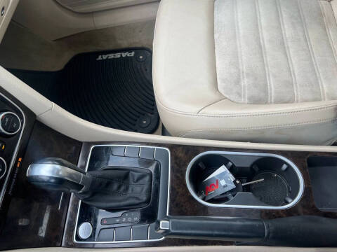 2015 Volkswagen Passat 1.8T SEL Premium