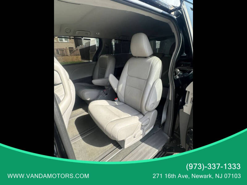 2016 Toyota Sienna