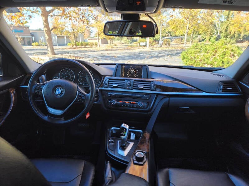 2014 BMW 3 Series 328i photo 12