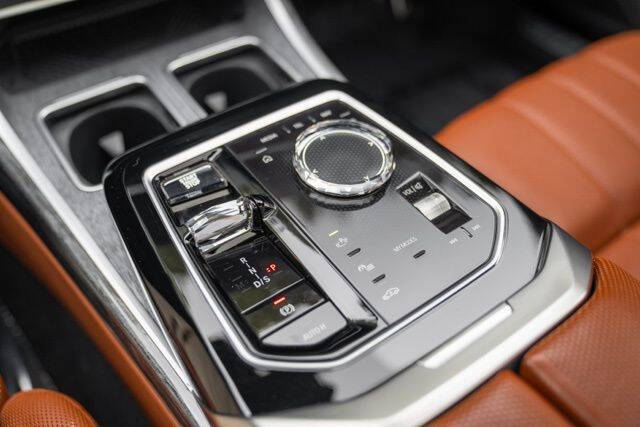 2023 BMW 7 Series 740i