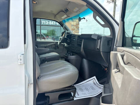 2017 Chevrolet Express LS 3500