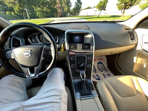 2015 Volvo XC60 T6 Platinum