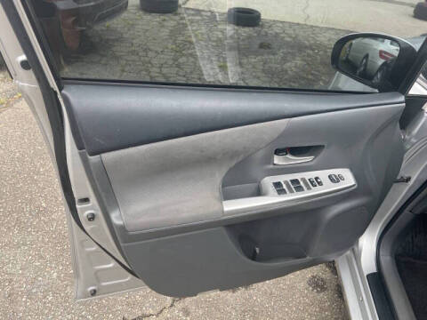 2012 Toyota Prius v Two