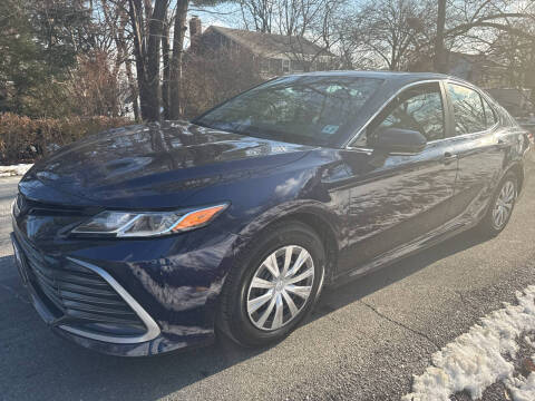 2022 Toyota Camry Hybrid LE