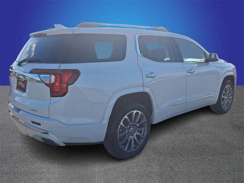 2022 GMC Acadia Denali