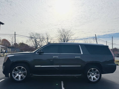 2017 Cadillac Escalade ESV Luxury