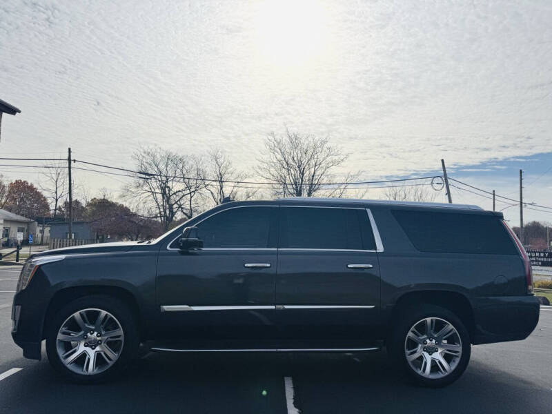 2017 Cadillac Escalade ESV Luxury