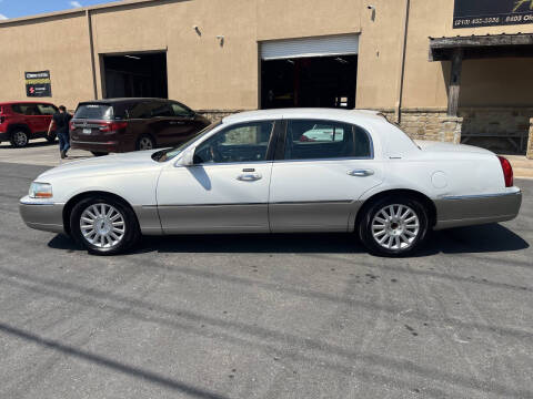 2003 Lincoln Town Car Signature