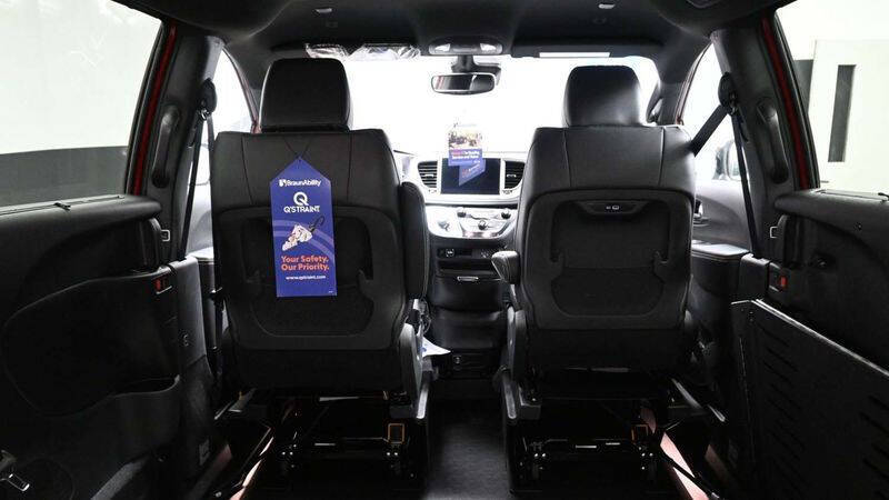 2026 Chrysler Pacifica Select