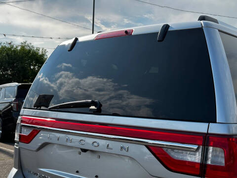 2016 Lincoln Navigator Select