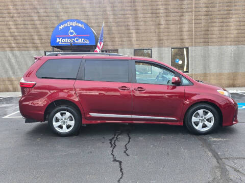 2019 Toyota Sienna LE Mobility 7-Passenger
