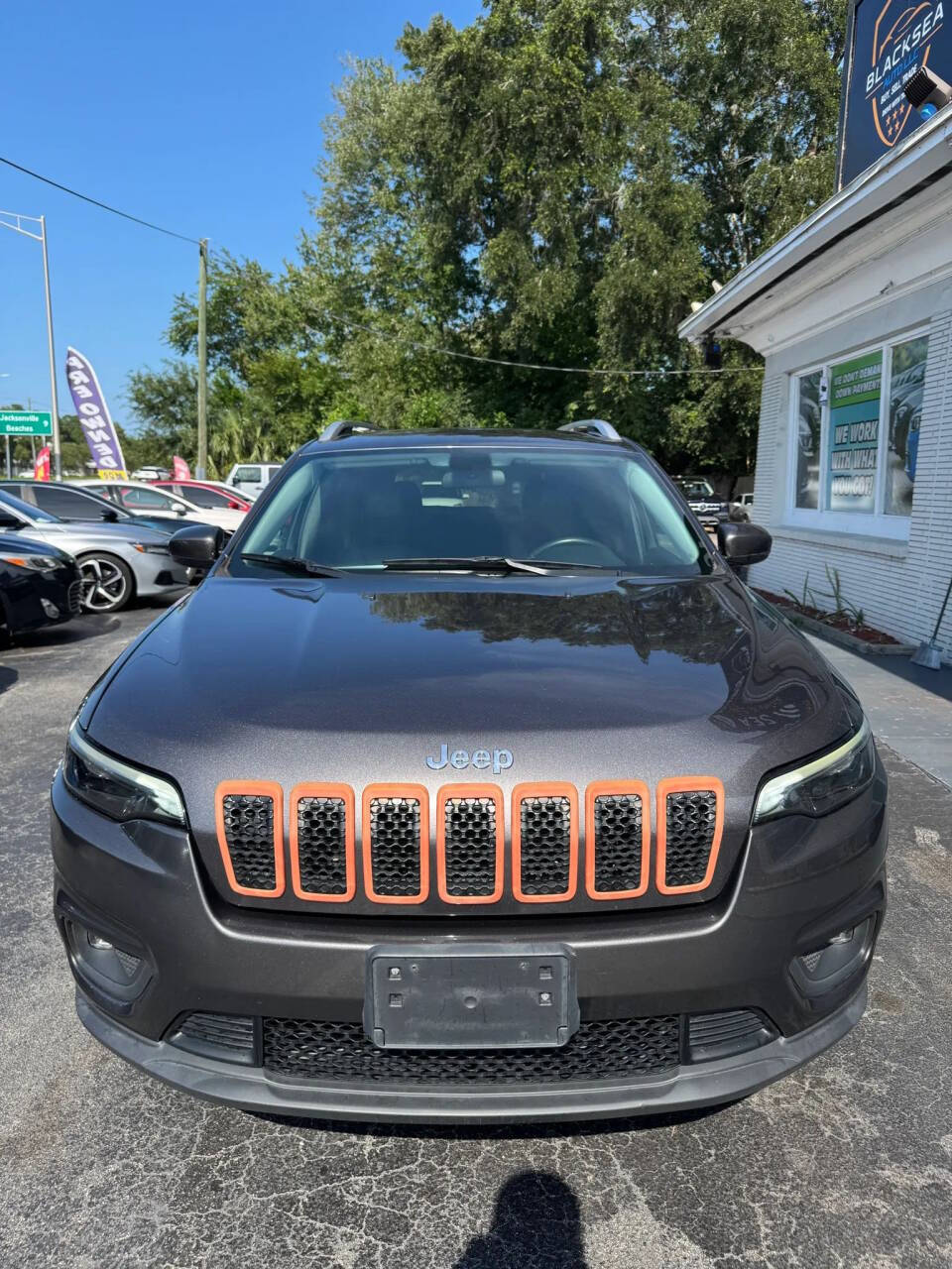 Gray 2019 Jeep Cherokee Latitude Plus 4x4 Latitude Plus 4dr SUV 2