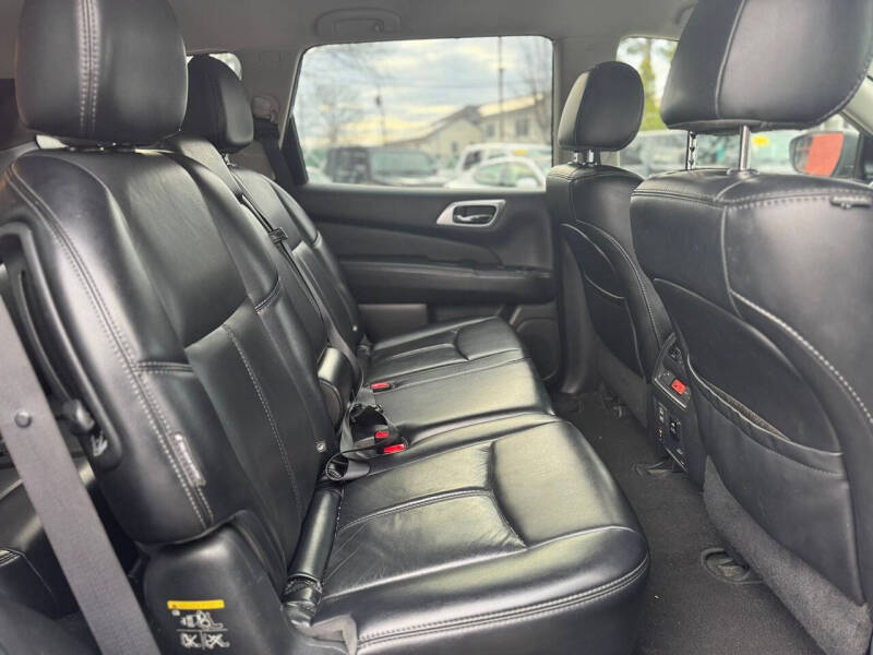 2018 Nissan Pathfinder SL