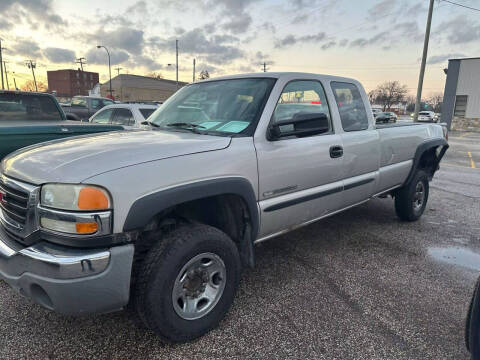 2005 GMC Sierra 2500HD for sale at Glizzy Auto Sales in Barberton OH