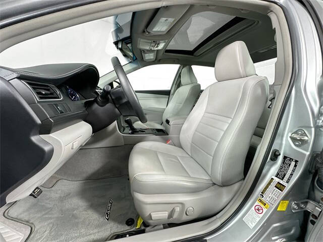 2016 Toyota Camry Hybrid XLE