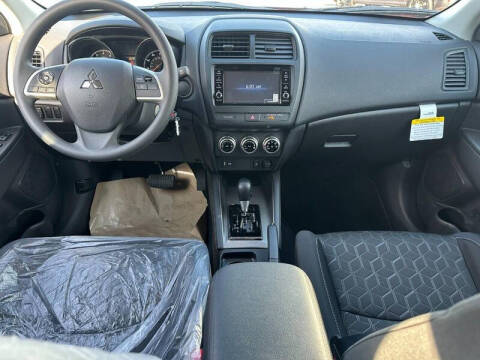 2025 Mitsubishi Outlander Sport ES