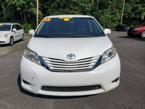 2015 Toyota Sienna LE 8-Passenger