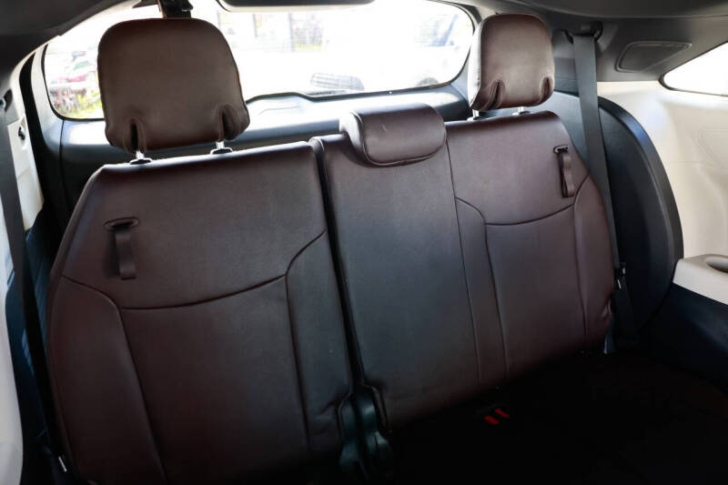 2021 Toyota Sienna Platinum 7-Passenger