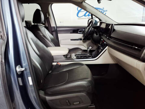 2023 Kia Carnival SX