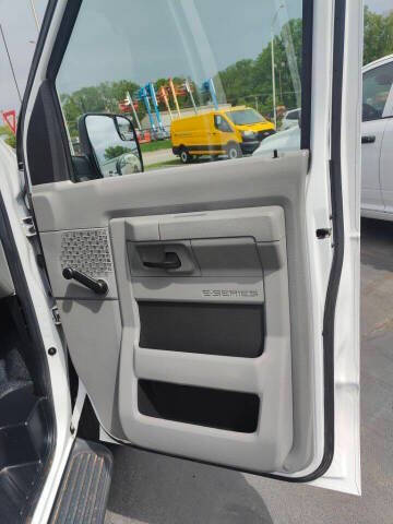 2013 Ford E-Series E-350 SD XL