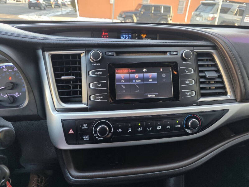 2018 Toyota Highlander LE