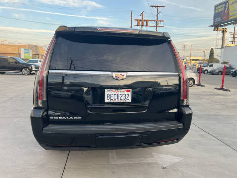 2017 Cadillac Escalade ESV Luxury