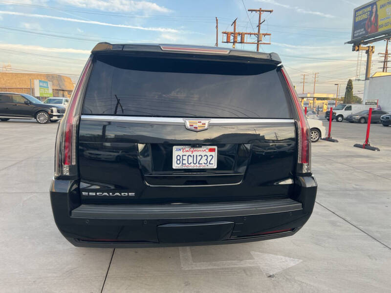 2017 Cadillac Escalade ESV Luxury