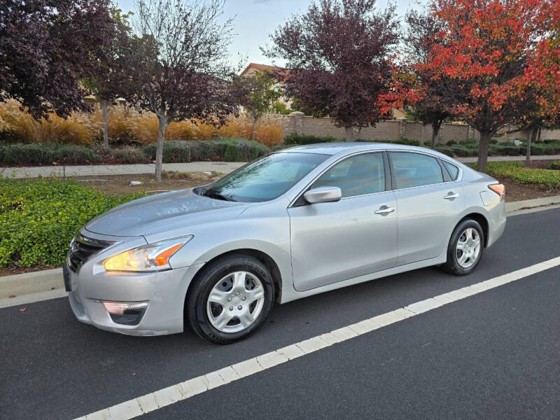 2015 Nissan Altima for sale at CARDENA'S AUTO SALES in Vacaville CA