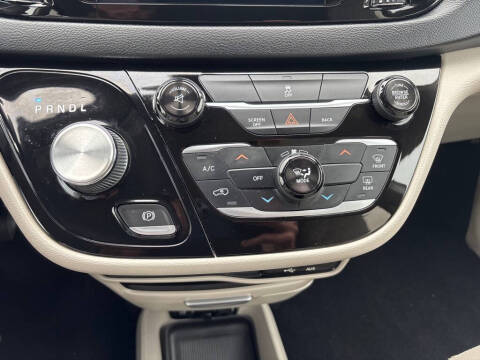 2017 Chrysler Pacifica Touring