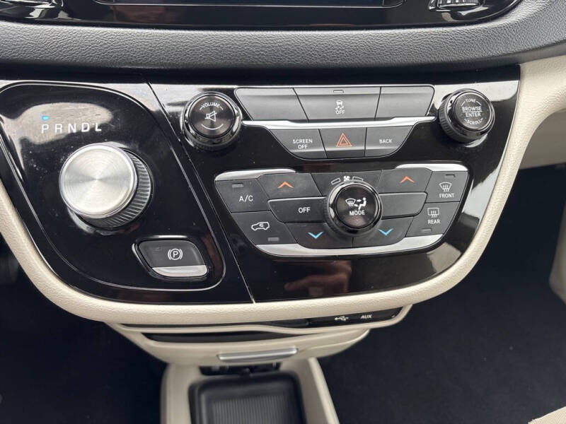 2017 Chrysler Pacifica Touring