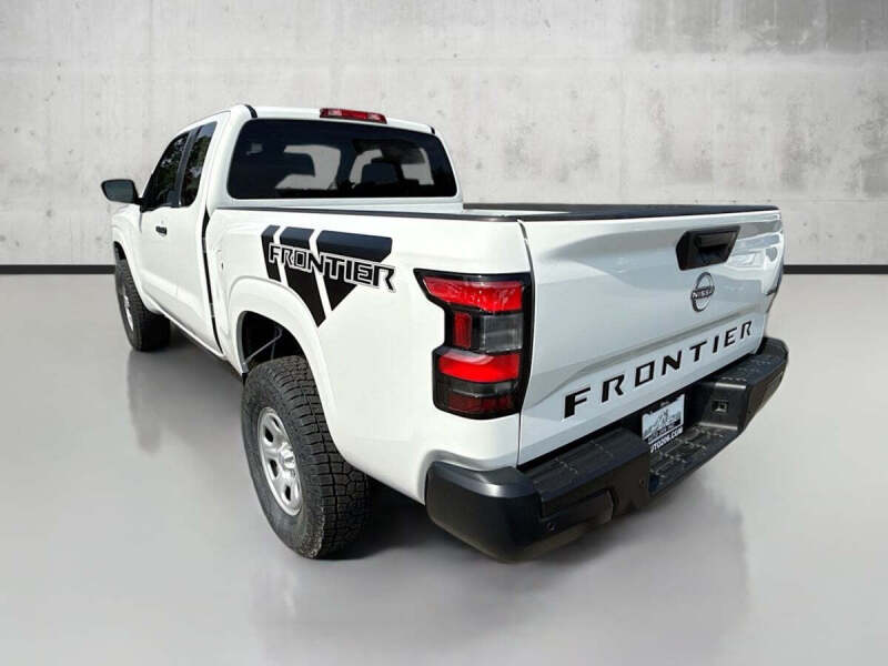 2023 Nissan Frontier S