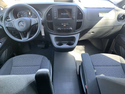 2023 Mercedes-Benz Metris Passenger