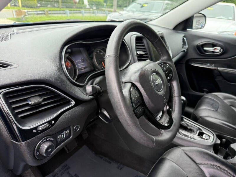 2023 Jeep Cherokee Altitude Lux