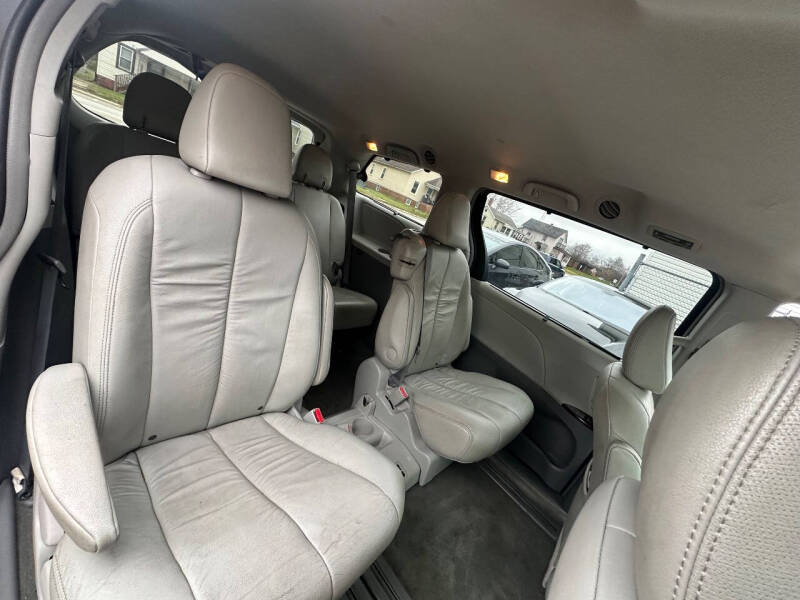 2012 Toyota Sienna XLE 8-Passenger