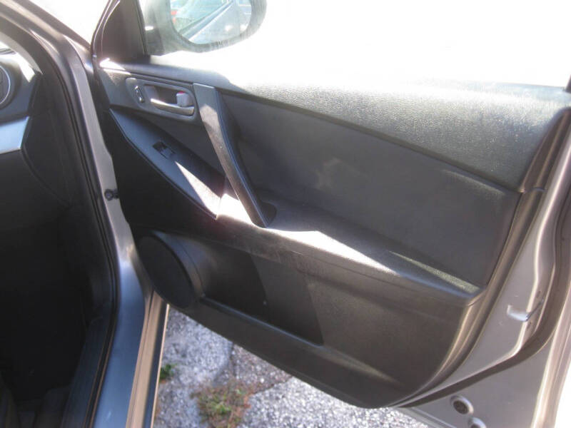 2013 Mazda MAZDA3 i SV