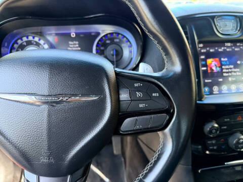 2017 Chrysler 300
