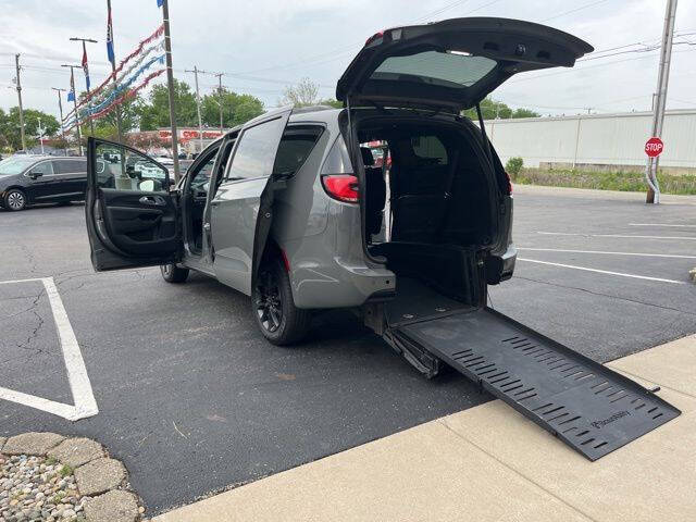2021 Chrysler Pacifica Touring L