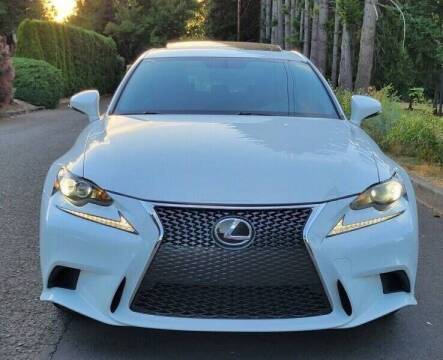 2016 Lexus IS 300 for sale at CLEAR CHOICE AUTOMOTIVE in Milwaukie OR