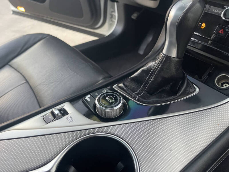 2015 Infiniti Q50 Premium