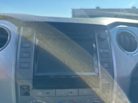 2014 Toyota Tundra SR5