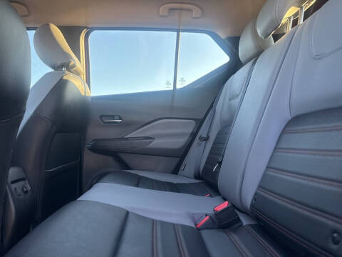 2023 Nissan Kicks SR