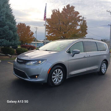 2017 Chrysler Pacifica Touring-L