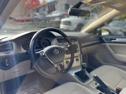 2017 Volkswagen Golf TSI Wolfsburg Edition