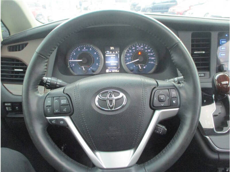 2015 Toyota Sienna Limited Premium 7-Passenger