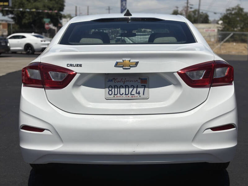 2018 Chevrolet Cruze LS Auto
