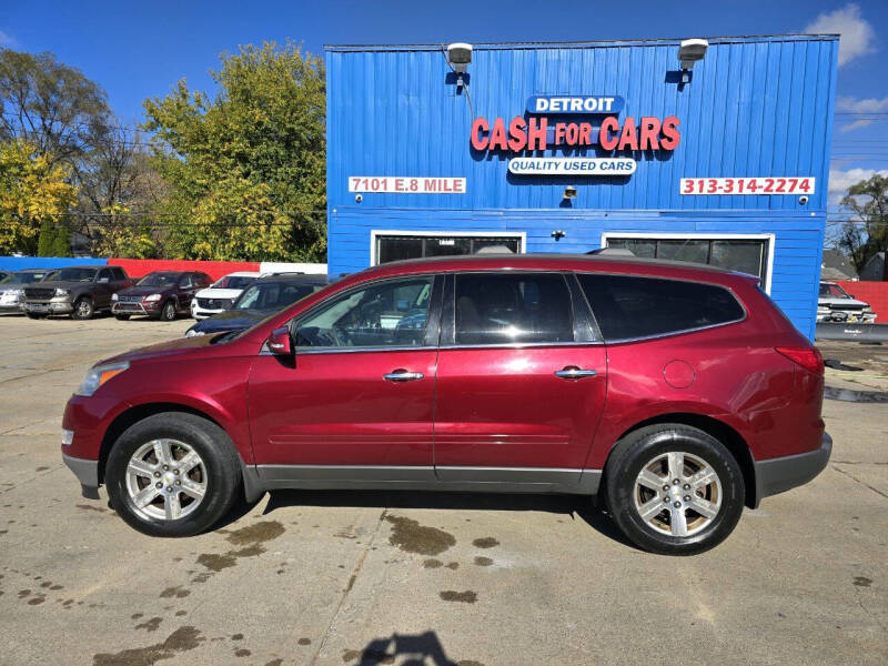 2010 Chevrolet Traverse 2LT photo 2