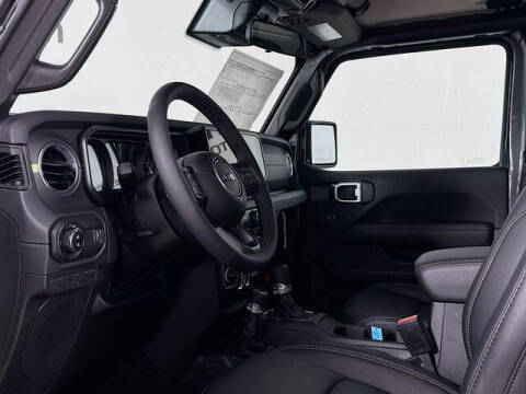 2025 Jeep Gladiator Sport