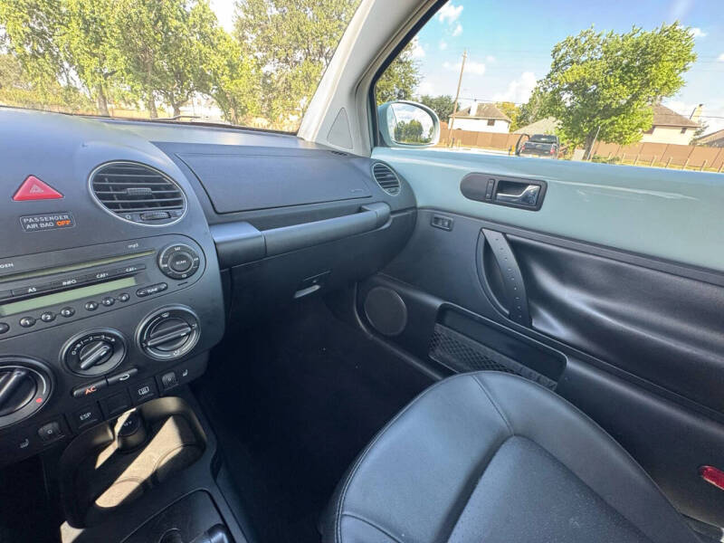 2010 Volkswagen New Beetle