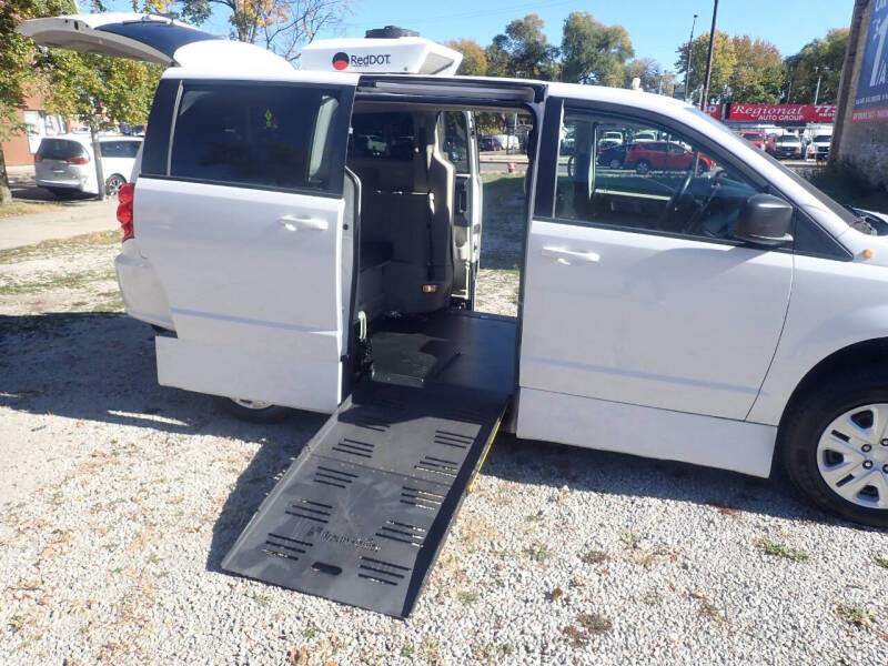 2018 Dodge Grand Caravan SE's photo